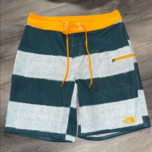 NWT North Face swim trunks shirt swimwear